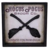 Hocus Pocus Hexenbesen Im Bilderrahmen 20cm 1 Hocus Pocus Hexenbesen Im Bilderrahmen 20cm -Halloween Lieferungen hocus pocus hexenbesen wandbild hocus pocus witch broom wall art halloween dekoration 51063 01
