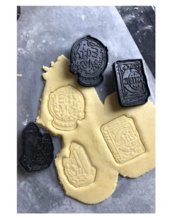 Witchy Plätzchen Ausstechformen KILLSTAR -Halloween Lieferungen killstar witchy cookie ausstechformen killstar witchy cookie cutters gothic accessoires gothic deko 50323 04