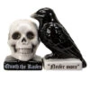 Totenschädel & Rabe Als Salz & Pfefferstreuer -Halloween Lieferungen totenkopf und rabe salz und pfefferstreuer skull and raven salt and pepper shaker gothic tischdeko 54743 01