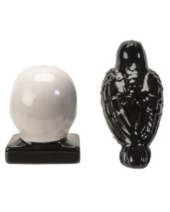 Totenschädel & Rabe Als Salz & Pfefferstreuer -Halloween Lieferungen totenkopf und rabe salz und pfefferstreuer skull and raven salt and pepper shaker gothic tischdeko 54743 03